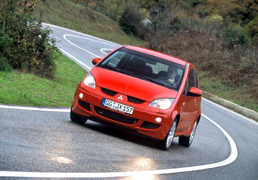  Mitsubishi Colt CZT 2005 года  (фото 30 из 31)